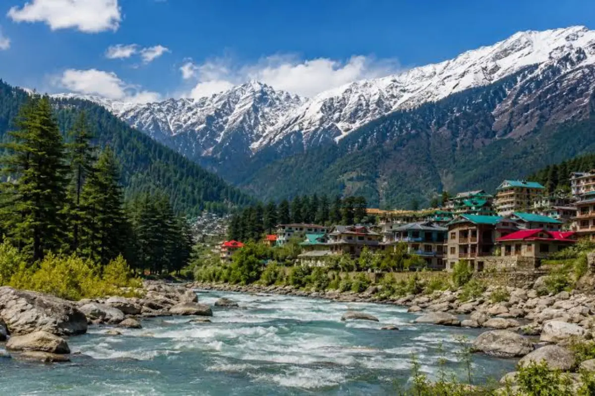 Manali travel destination